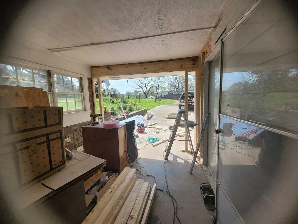 Air movers and dehumidifier for Water Mitigation Services in Windsor Heights